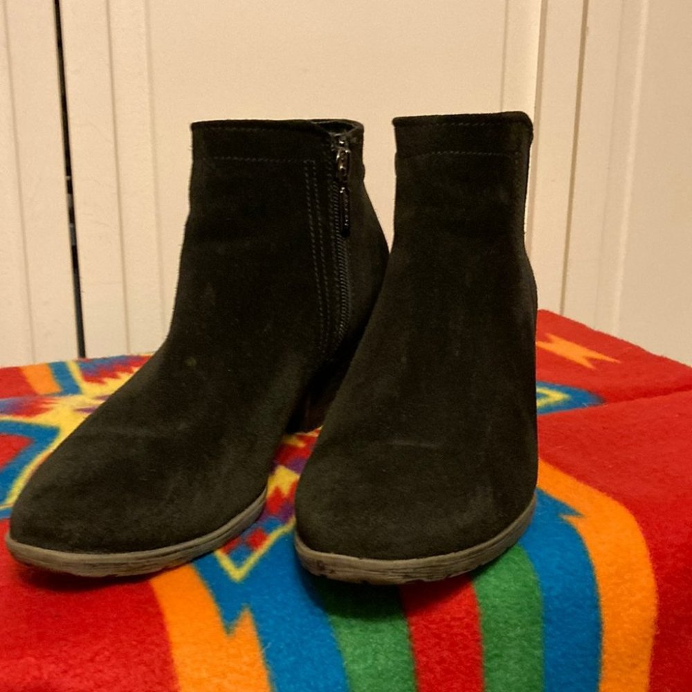 Blondo Black Suede Waterproof Ankle Boots Size 9.5